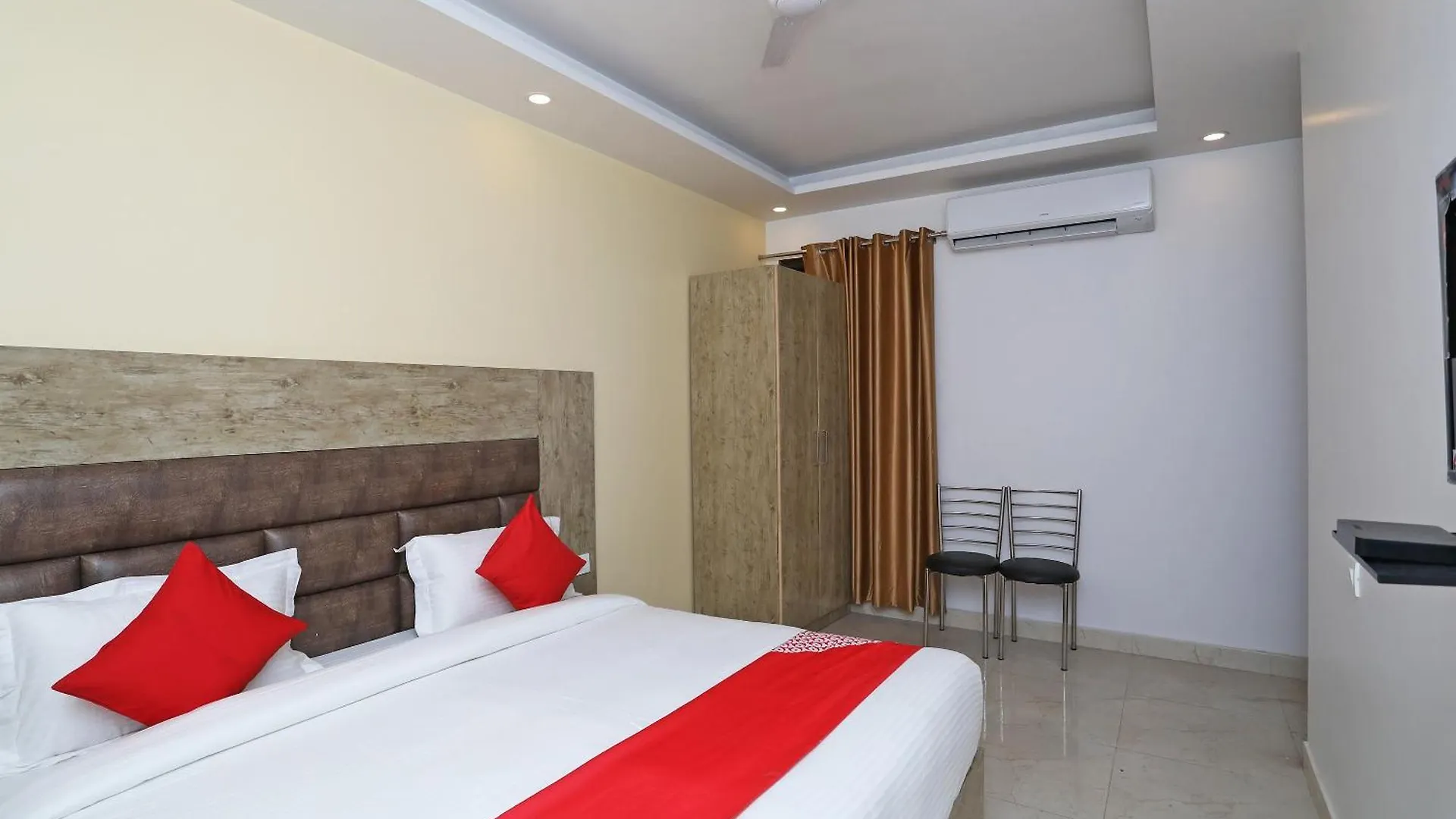 Hotel O Royal Stay Nuova Delhi